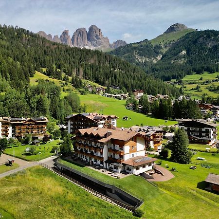 Alpenhotel Panorama Кампітелло-ді-Фасса Екстер'єр фото