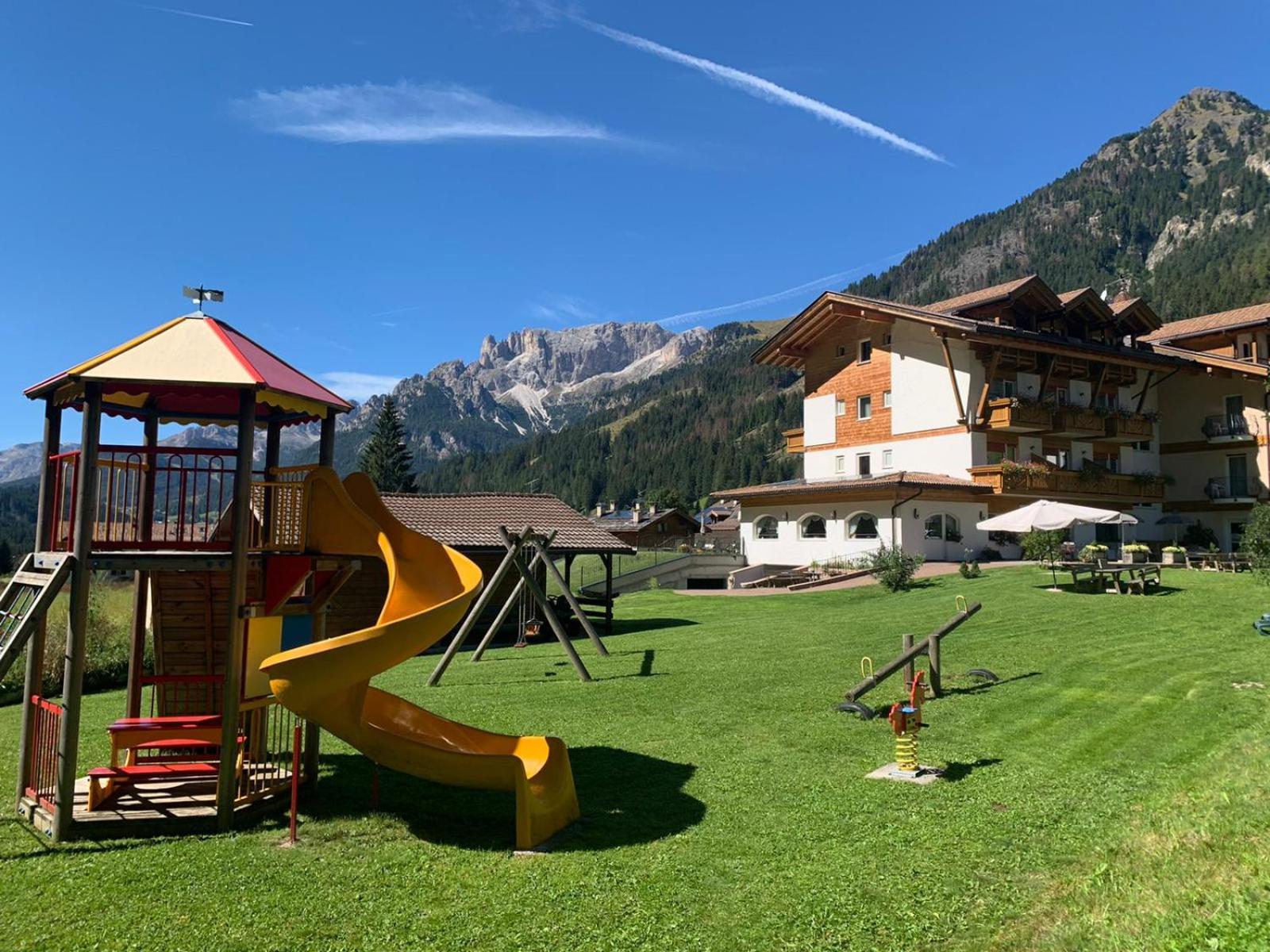 Alpenhotel Panorama Кампітелло-ді-Фасса Екстер'єр фото