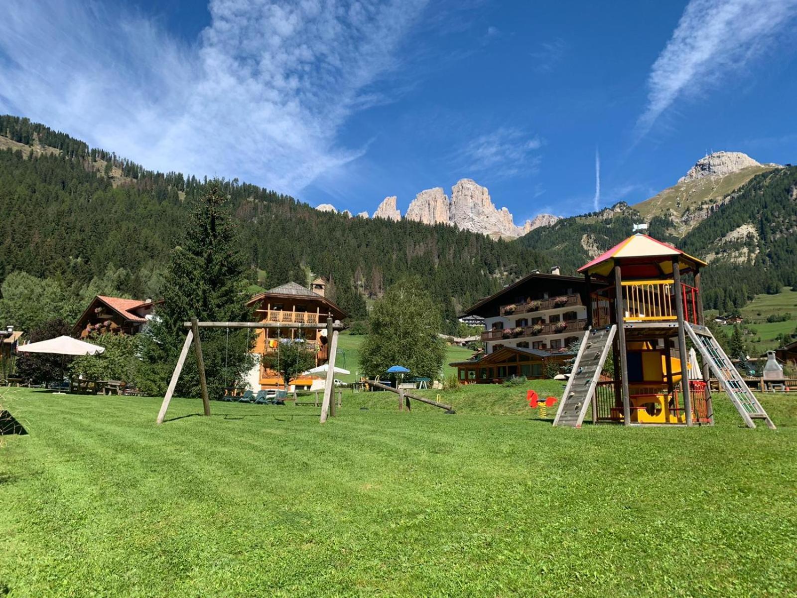 Alpenhotel Panorama Кампітелло-ді-Фасса Екстер'єр фото