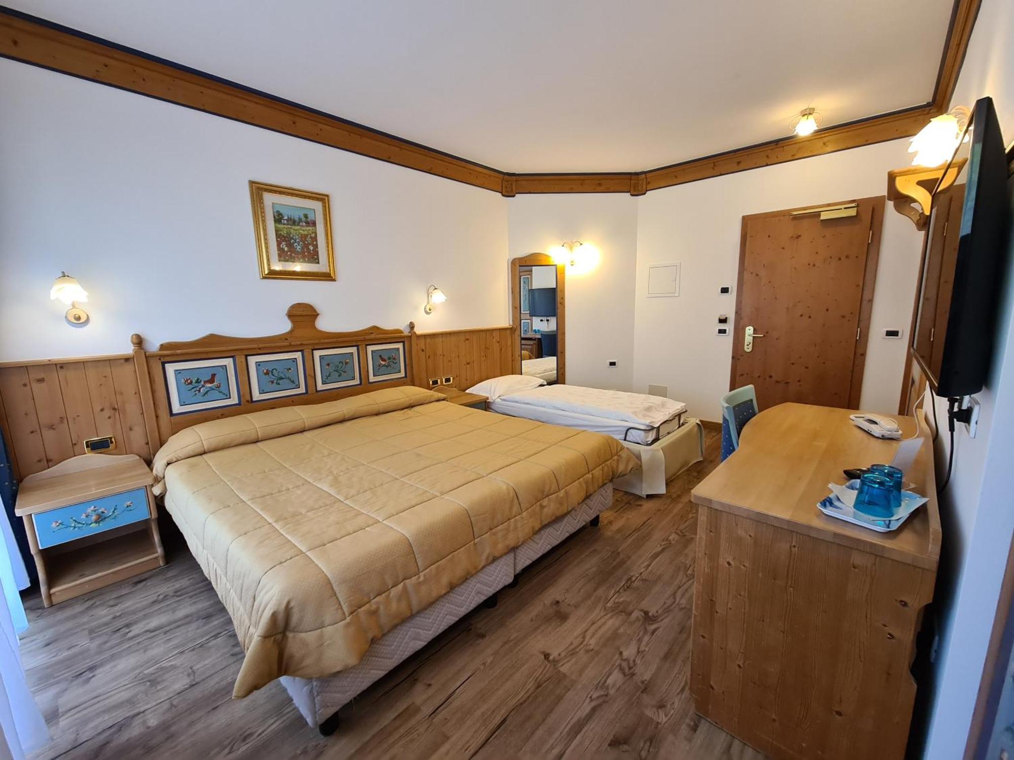 Alpenhotel Panorama Кампітелло-ді-Фасса Екстер'єр фото