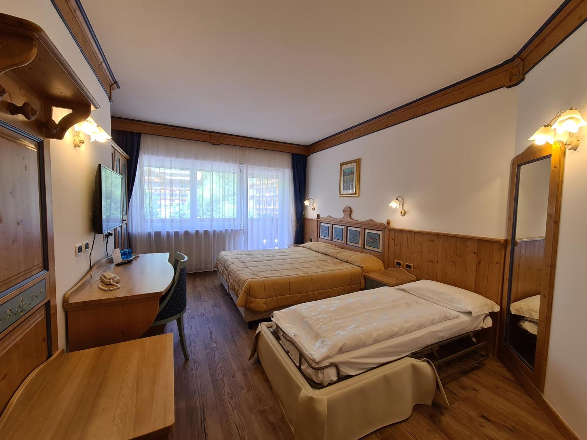 Alpenhotel Panorama Кампітелло-ді-Фасса Екстер'єр фото