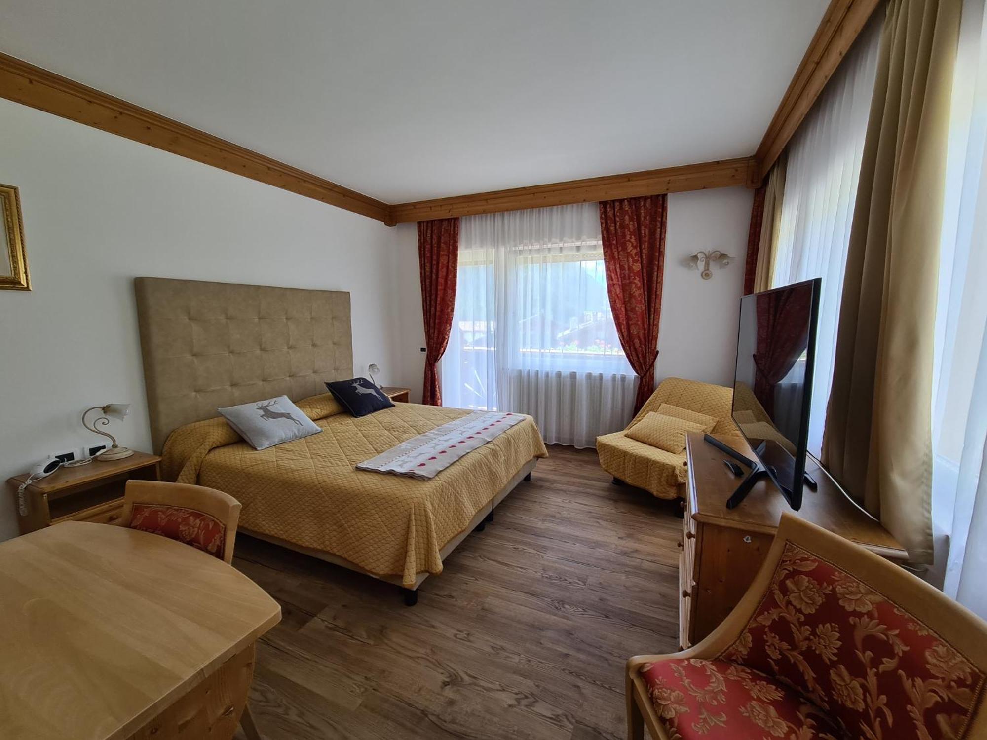 Alpenhotel Panorama Кампітелло-ді-Фасса Екстер'єр фото