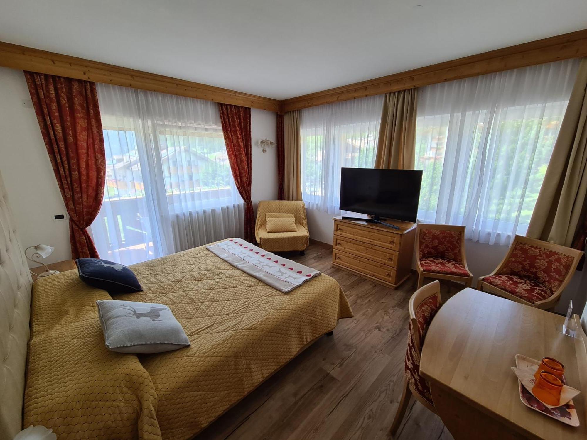 Alpenhotel Panorama Кампітелло-ді-Фасса Екстер'єр фото
